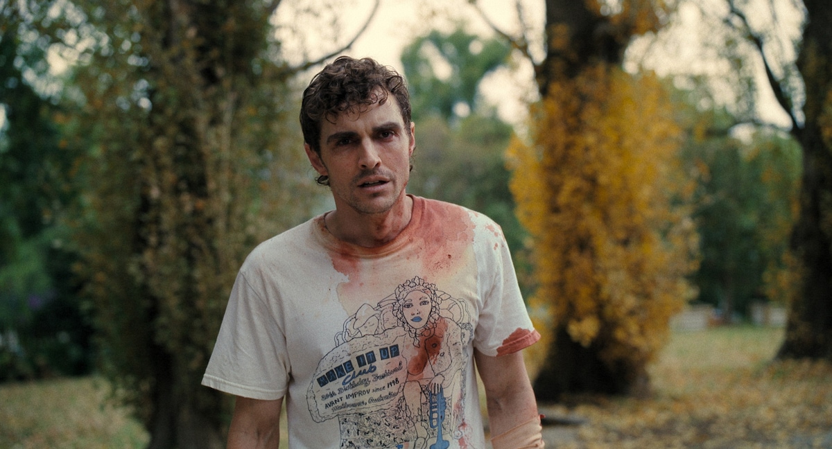 「トゥギャザー」より、デイヴ・フランコ演じるティム