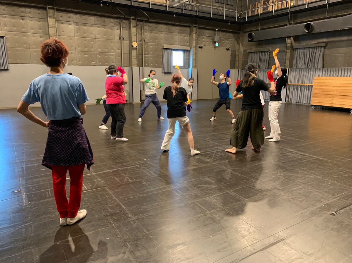 出演者との初稽古の様子。