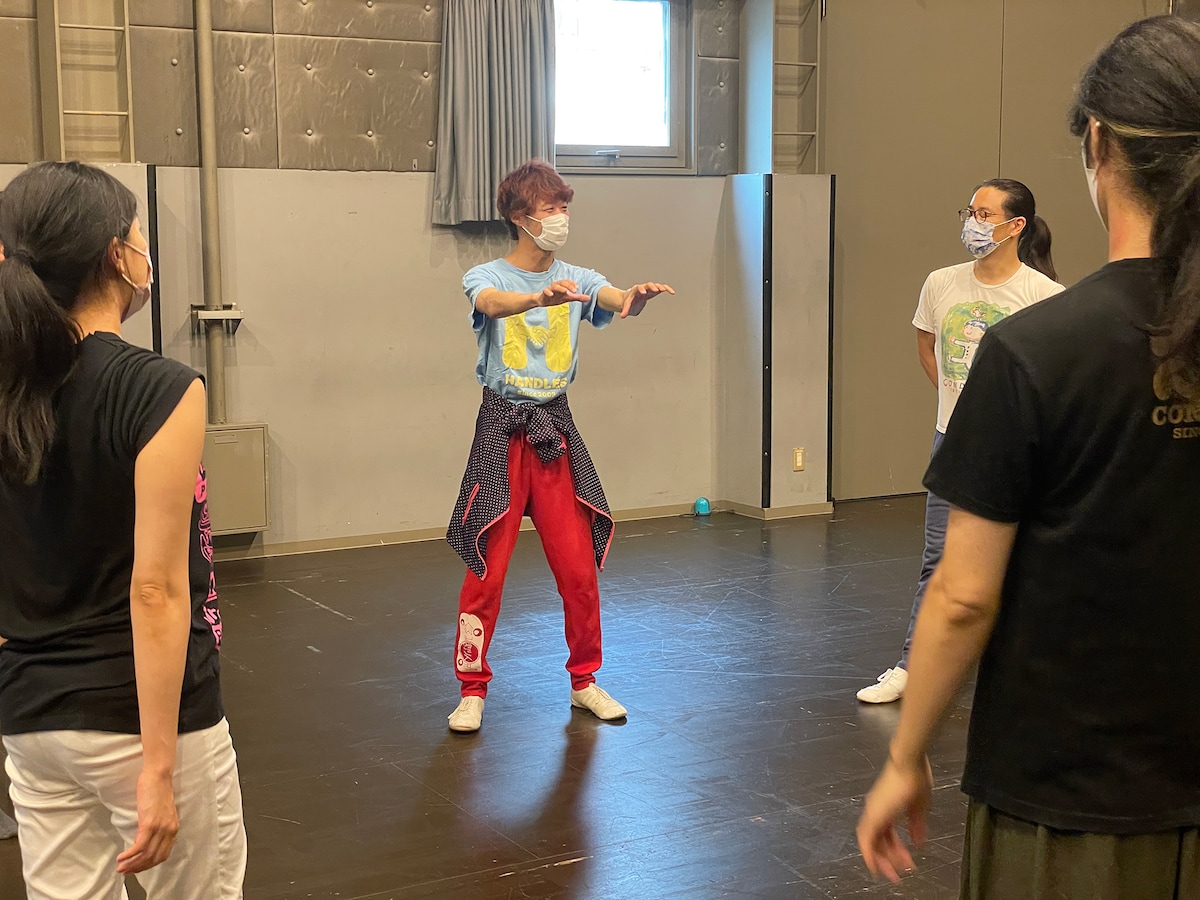 出演者との初稽古の様子。