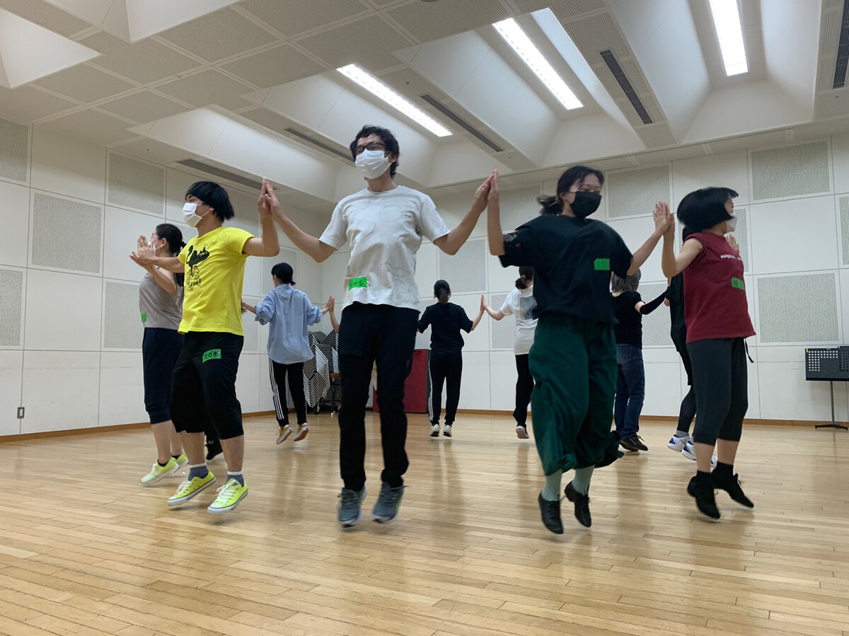 サポートダンサーワークショップの様子。