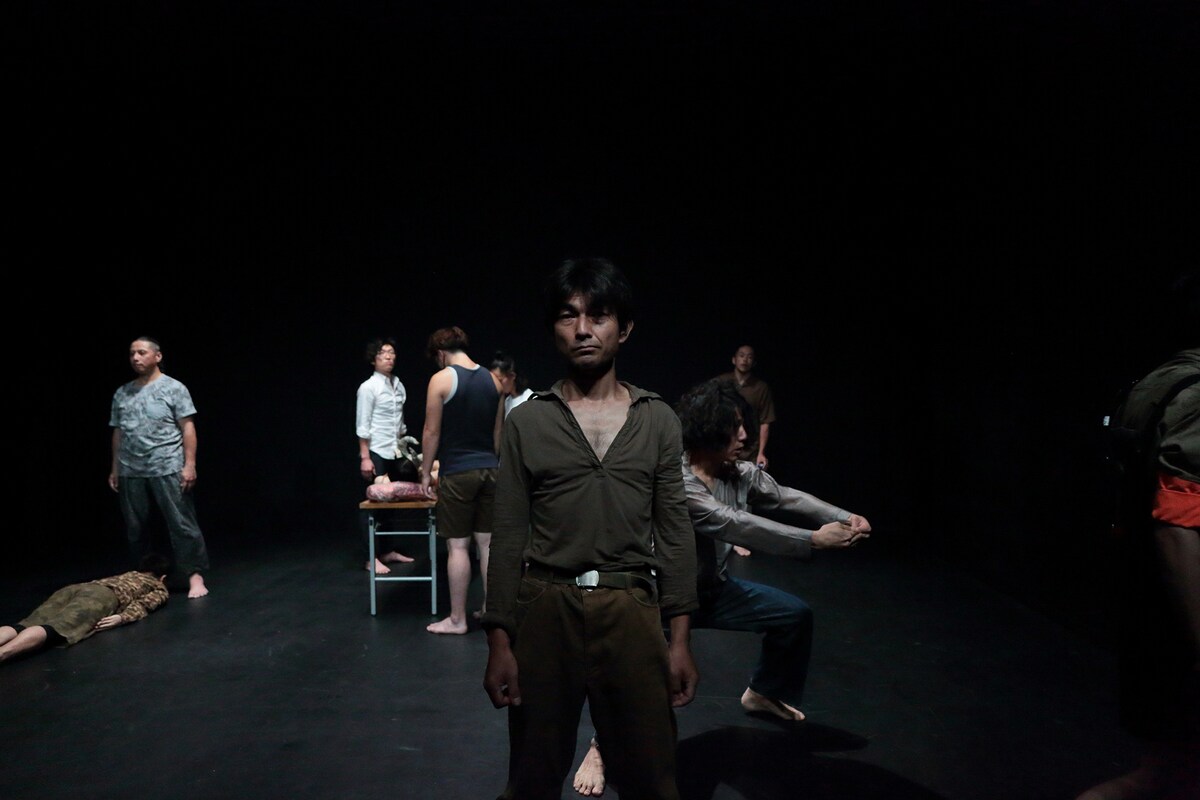 「捌く」2017年初演より。（Photo by Kai Maetani）