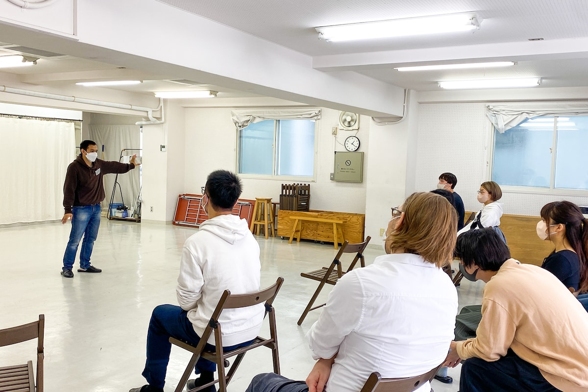 一般社団法人チェルフィッチュ「ノン・ネイティブ日本語話者との協働プロジェクト」ワークショップの様子。