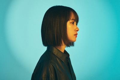 TOMOO「DEAR MYSTERIES」インタビュー｜自分の在りたい姿を示す“寒色の音楽”