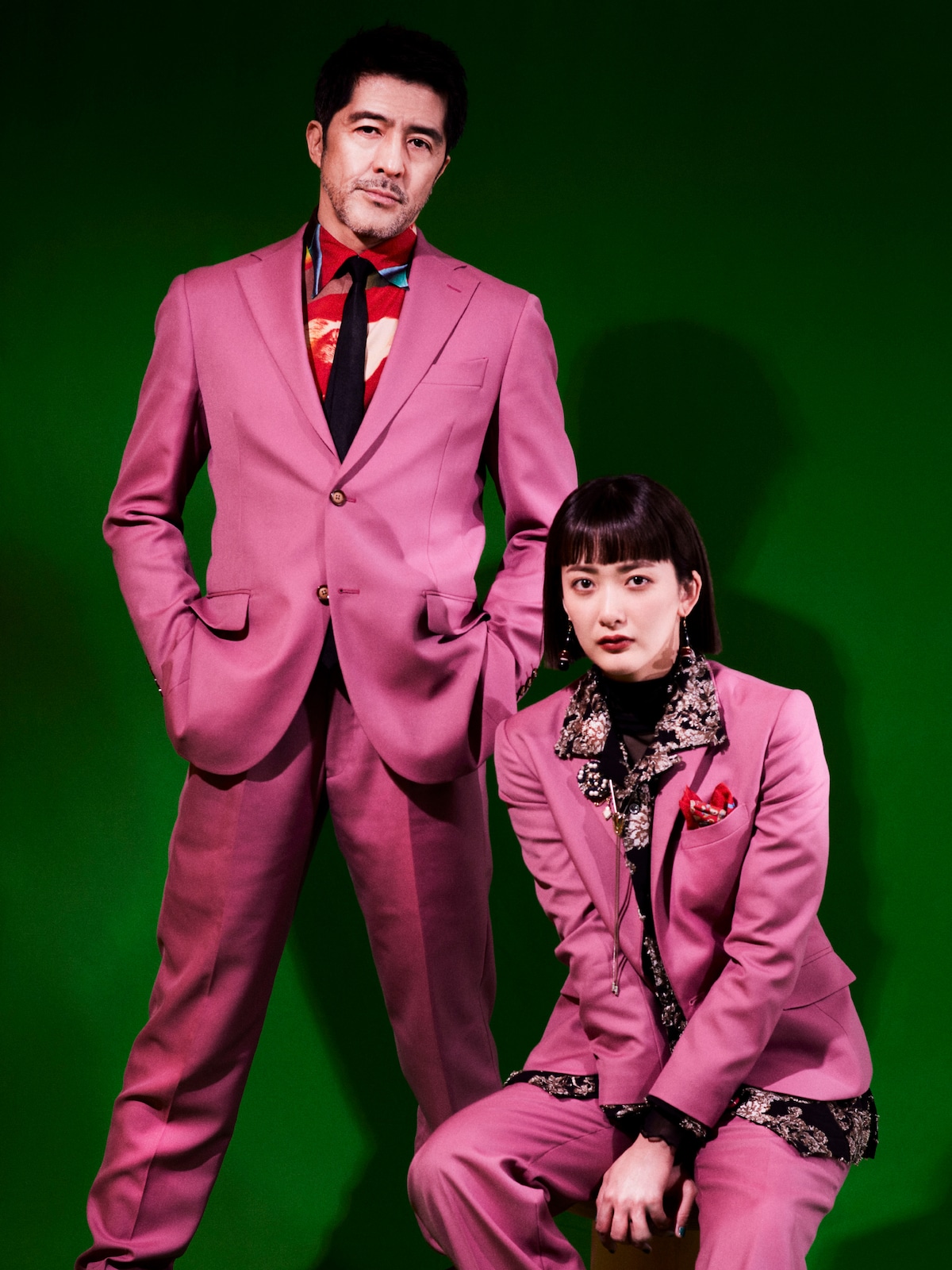 左から谷中敦(東京スカパラダイスオーケストラ / Baritone Sax)、長屋晴子(緑黄色社会 / Vo)。