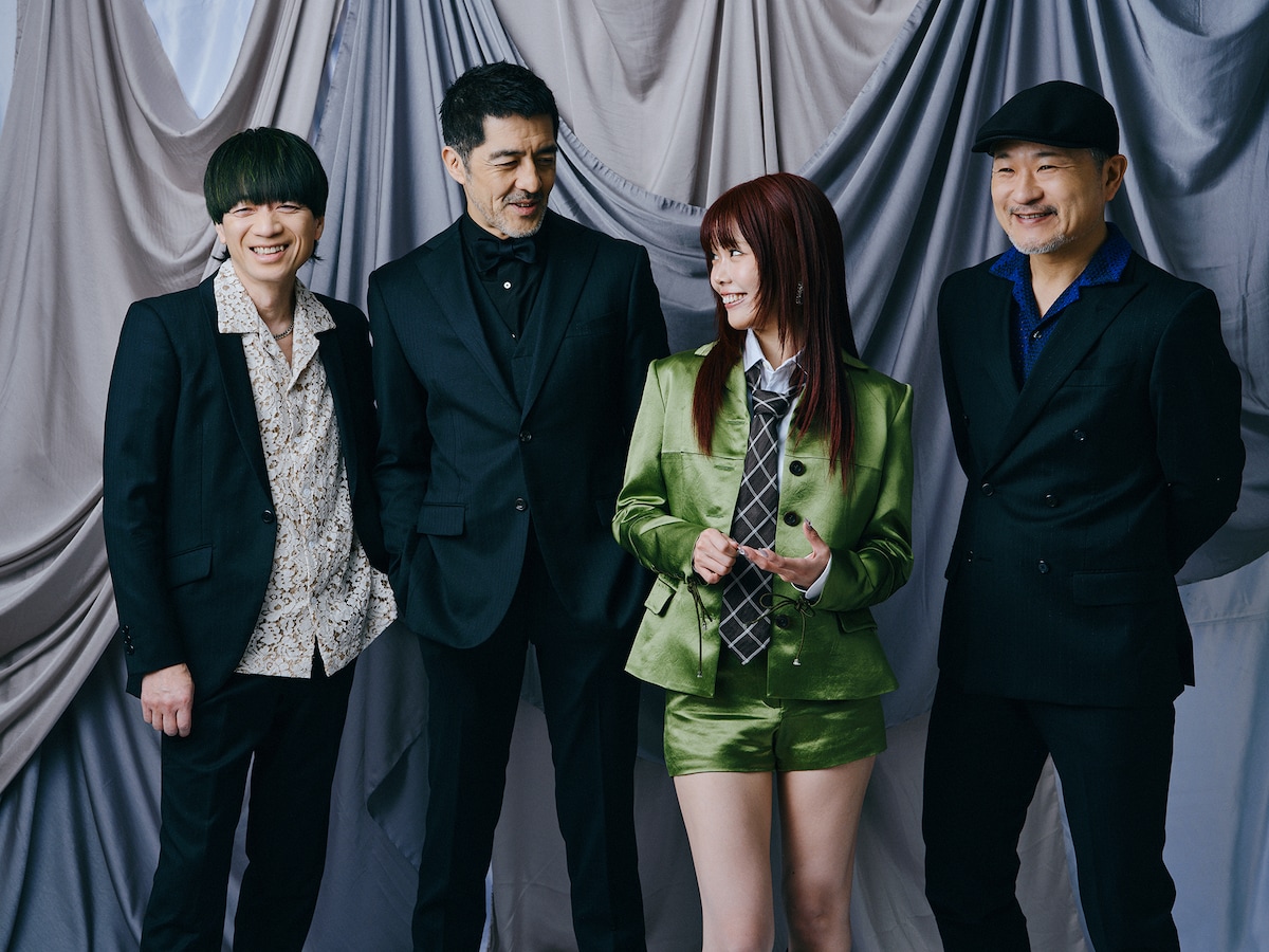 左から加藤隆志（G）、谷中敦（Baritone Sax）、アイナ・ジ・エンド、沖祐市（Key）。