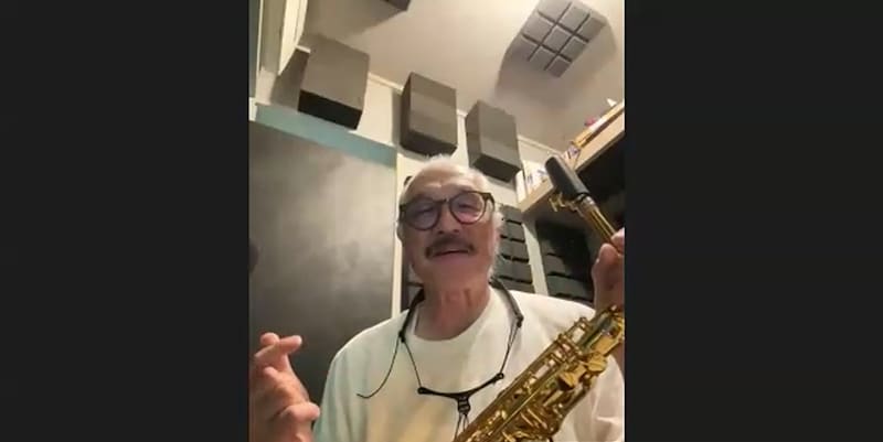 伊東たけし（Sax, NuRAD, Flute）