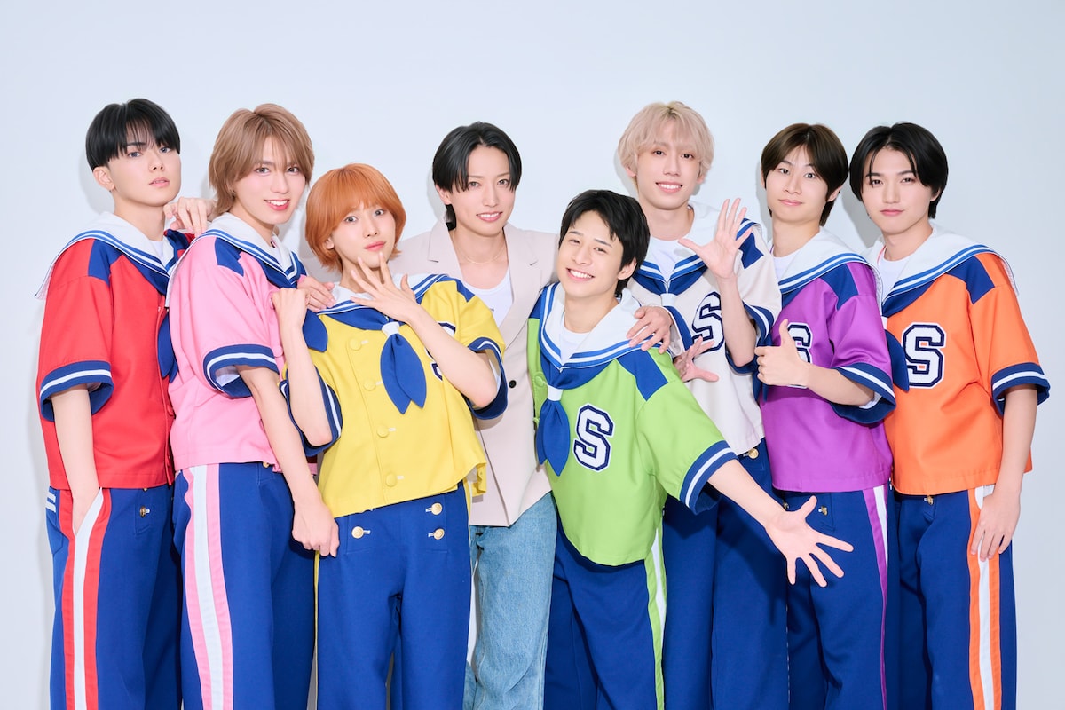 TAKAを囲むTHE SUPER FRUIT。