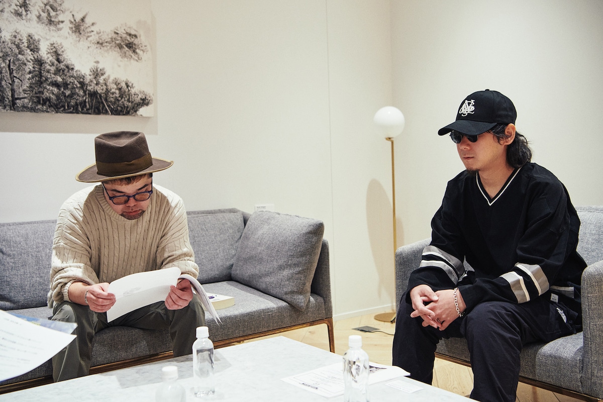 左から西寺郷太（NONA REEVES）、安藤康平（MELRAW）。