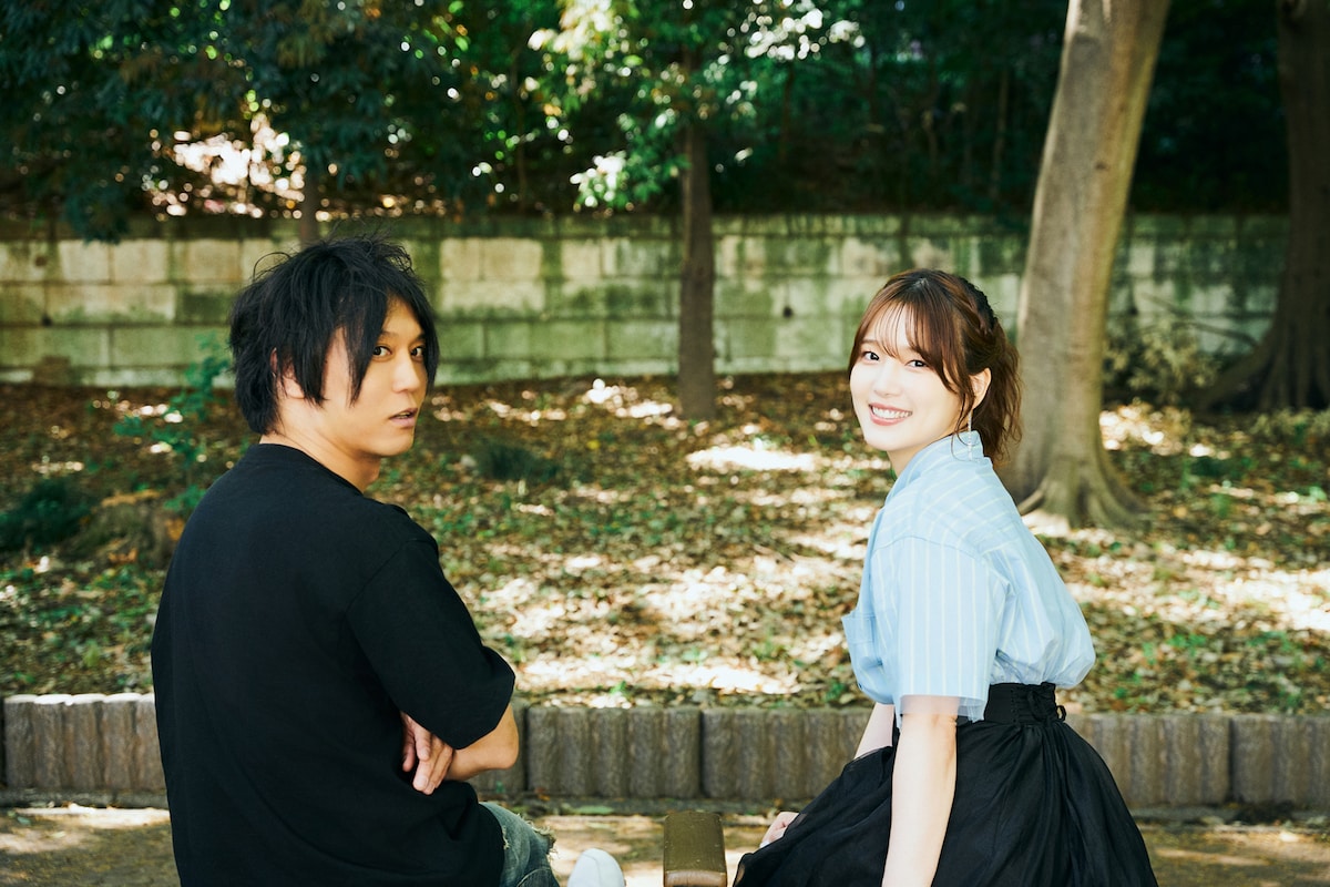 左から田淵智也、内田真礼。