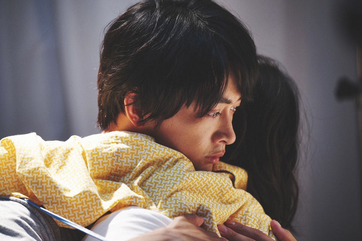 「不死身ラヴァーズ」より、佐藤寛太演じる甲野じゅん。