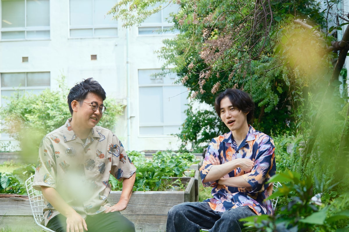 左から銀シャリ橋本、ナイチンゲールダンス・ヤス。