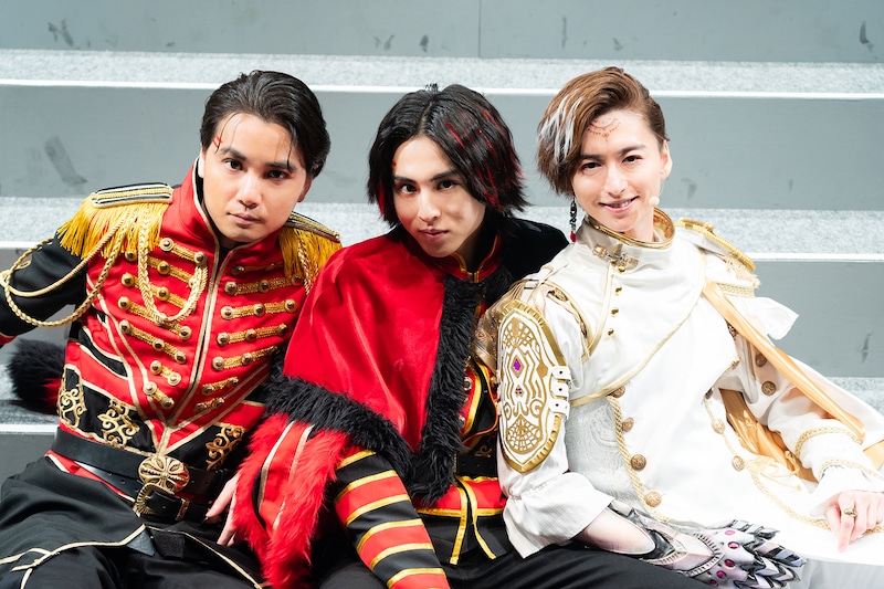 左から矢野聖人、酒井大成、池田匡志。