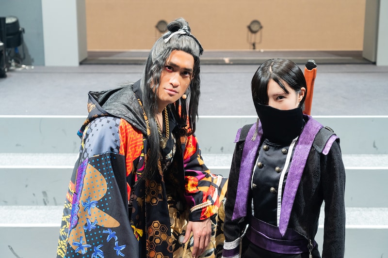 左から佳久創、平川結月。