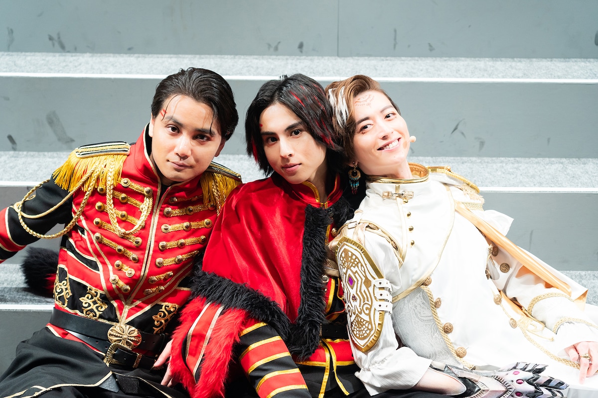 左から矢野聖人、酒井大成、池田匡志。