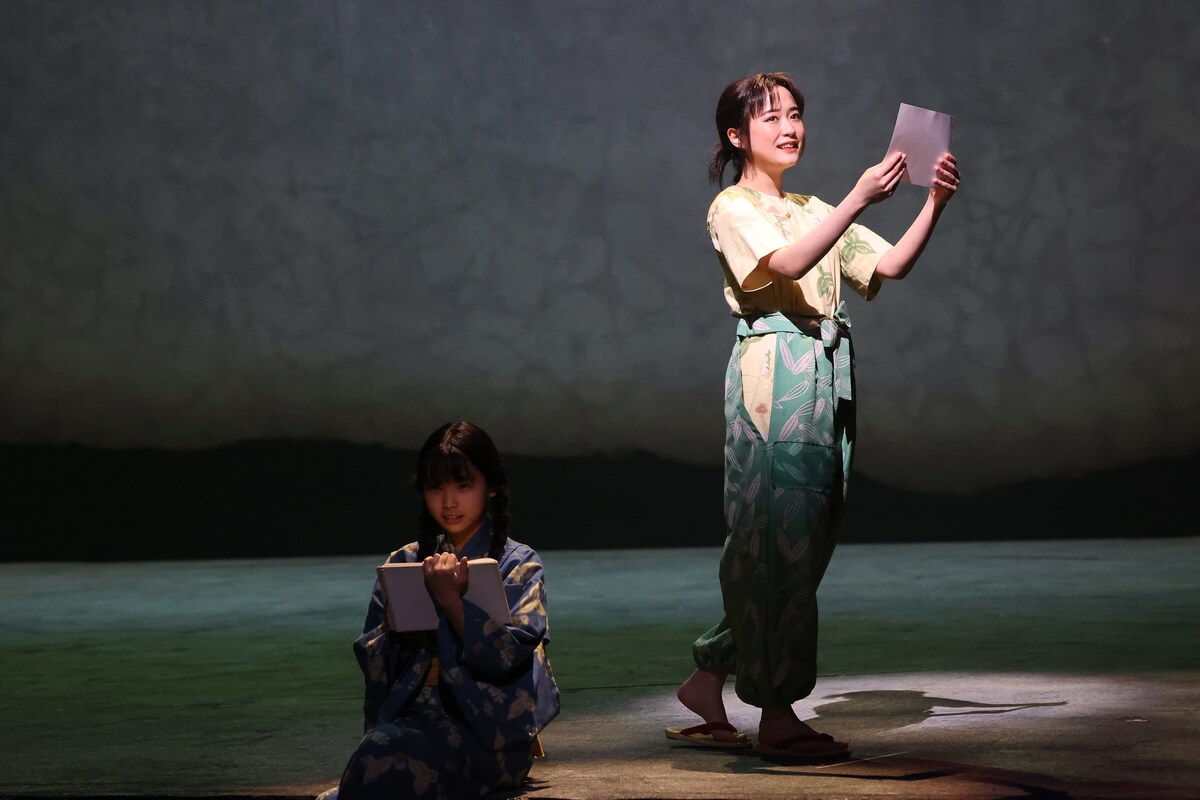 ミュージカル「この世界の片隅に」より、大原櫻子演じる浦野すず（右）。©こうの史代／コアミックス・東宝　製作：東宝