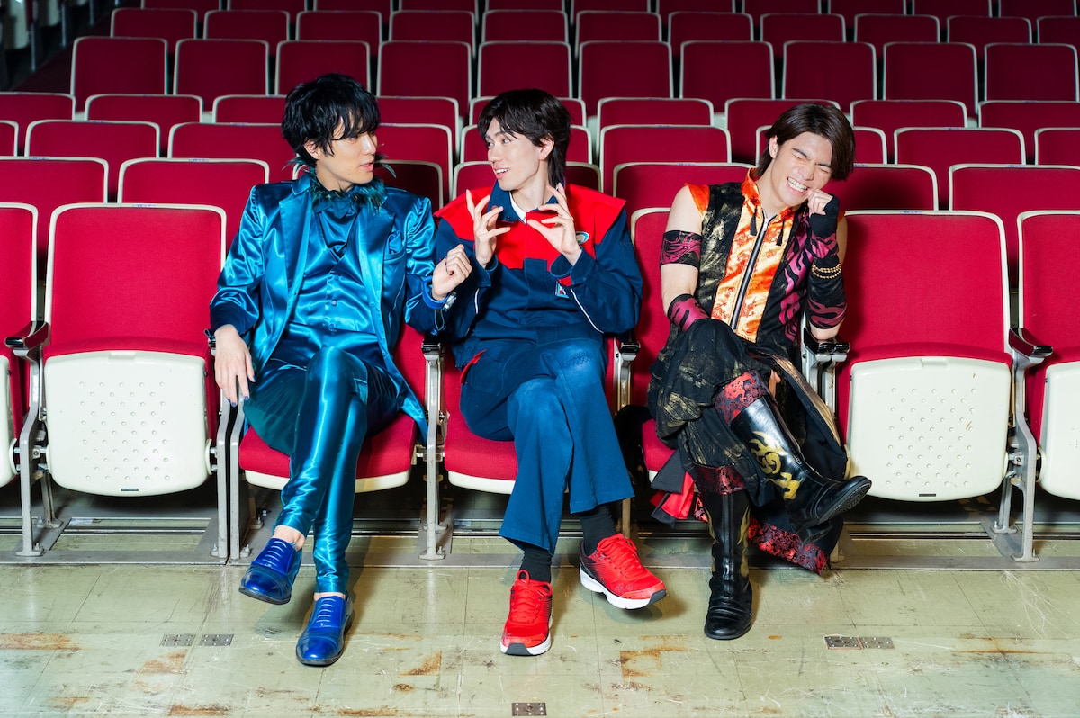 左から富永勇也、樋口幸平、石川雷蔵。