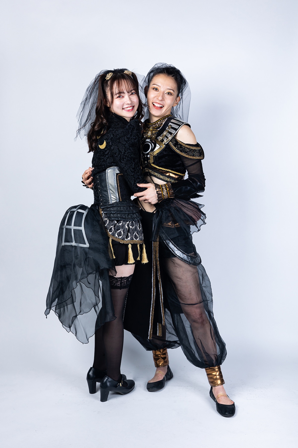 左から坂巻有紗、宮原華音
