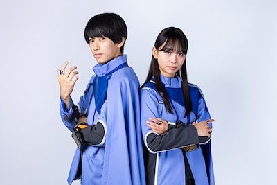 左から本島純政、松本麗世