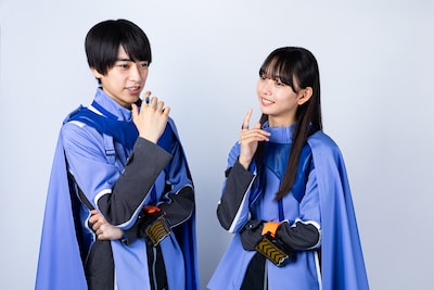 左から本島純政、松本麗世