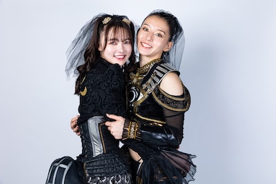 左から坂巻有紗、宮原華音