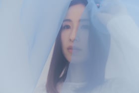 Uru「アンビバレント」インタビュー｜「薬屋のひとりごと」オープニングテーマで描いた思いに迫る