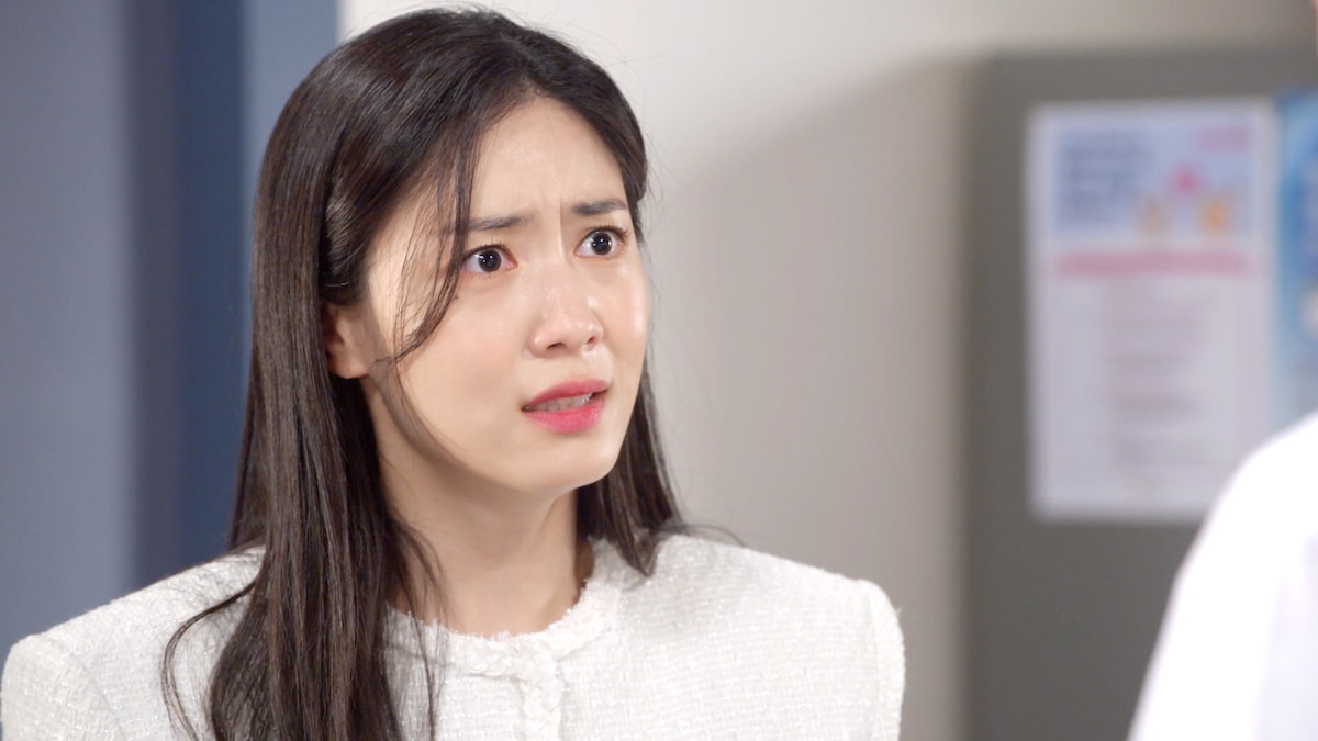 チョン・ウヨン演じるカン・セナ。