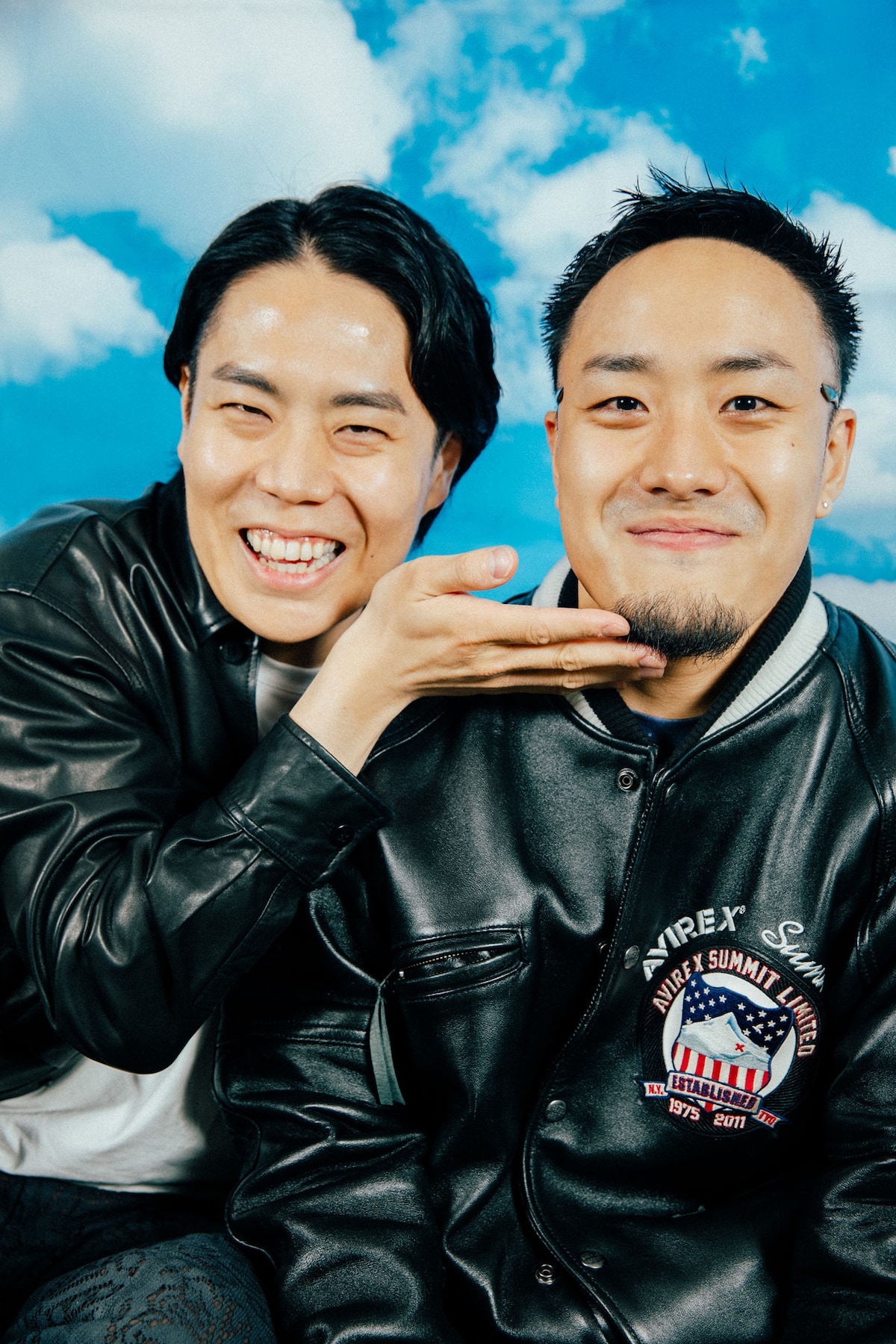 左から髙比良くるま、VaVa。