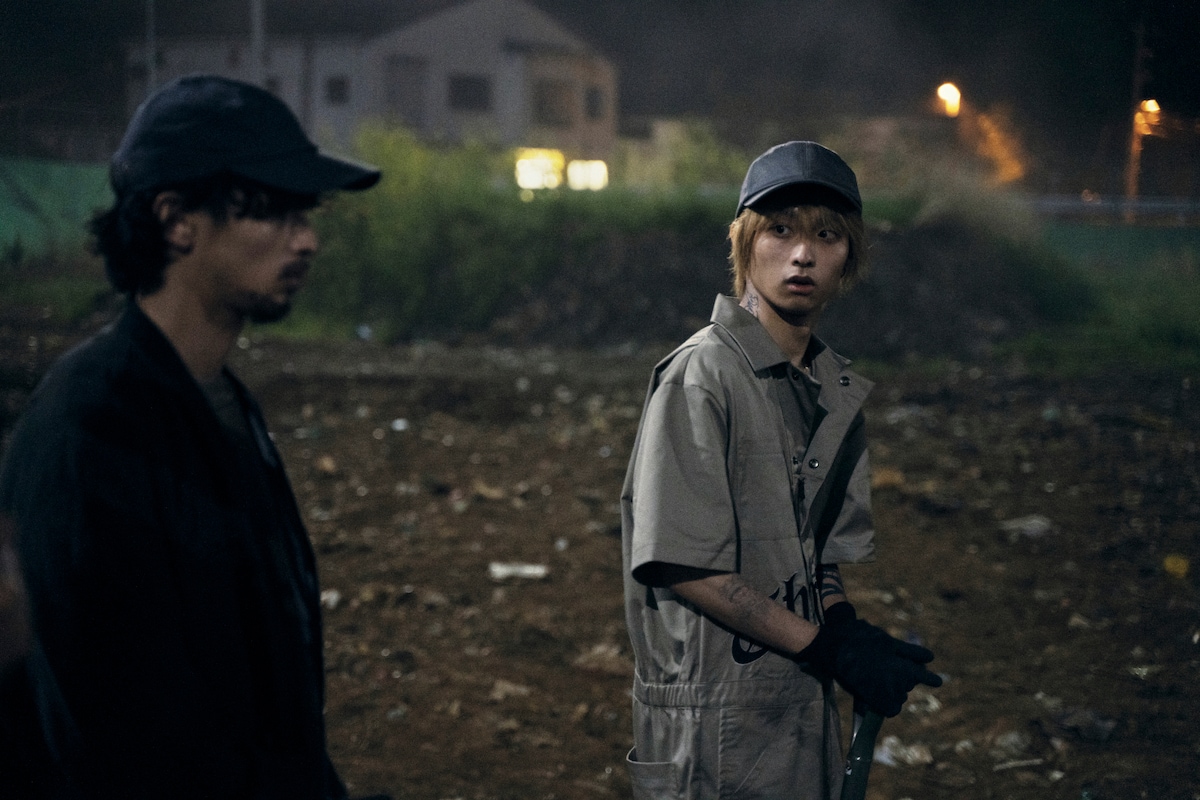 横浜流星演じる片山優(左)、奥平大兼扮する筧龍太(右)。