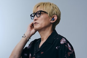 スガ シカオ meets WOOD master｜ビクター史上最高音質のフラッグシップモデルが実現した、プロも認める高解像度音響