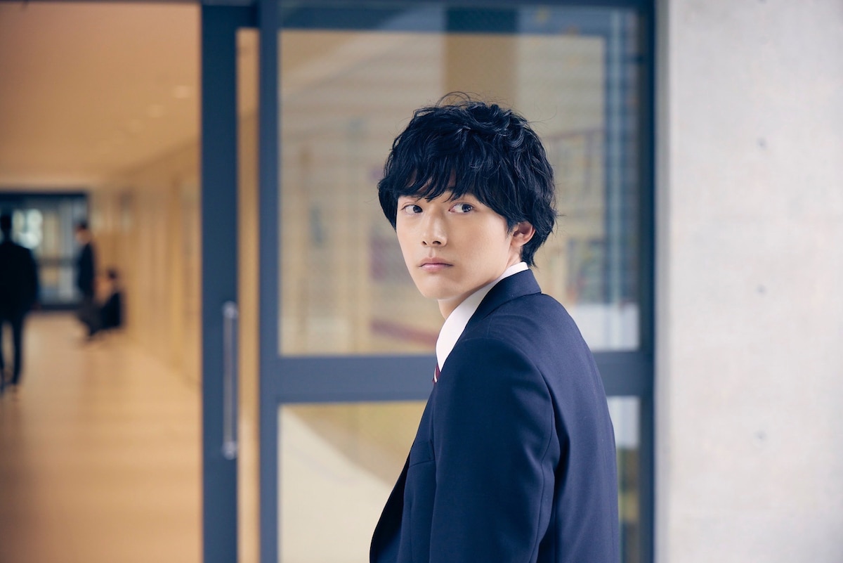 馬渕洸役の櫻井海音。