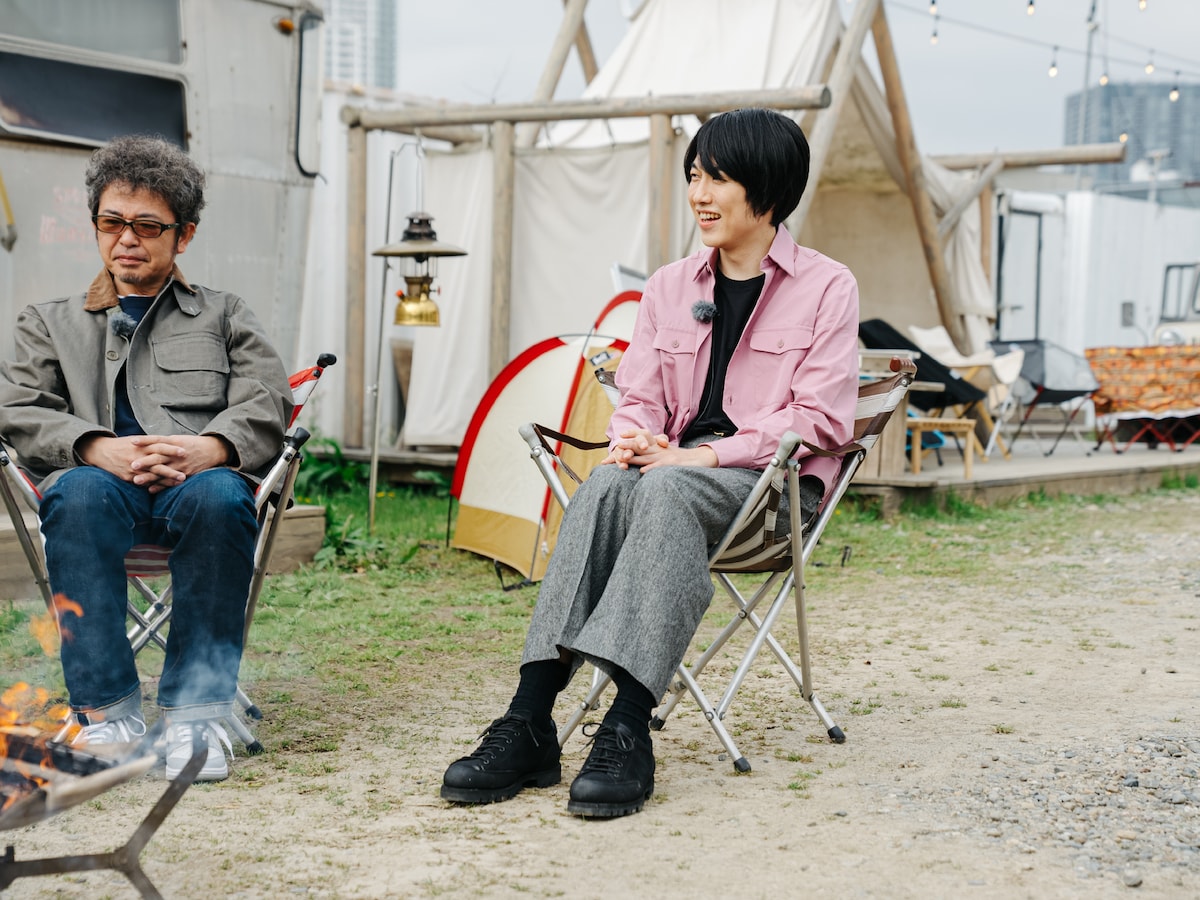 山内総一郎（フジファブリック / 右）。