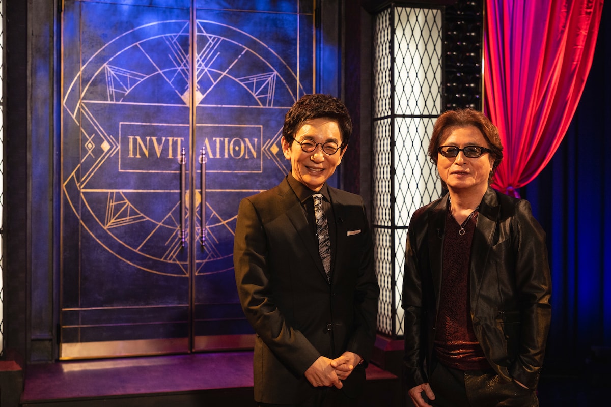 左から古舘伊知郎、甲斐よしひろ。