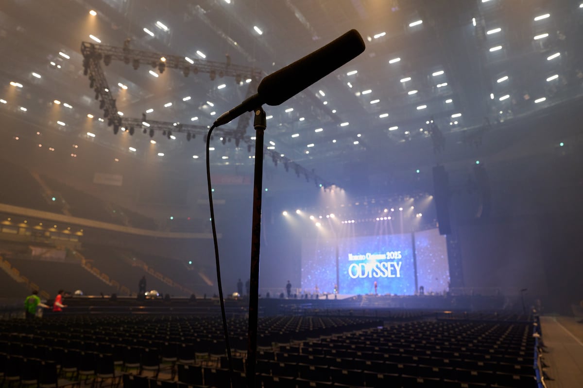 スタンド席に向けて設置されたマイク。