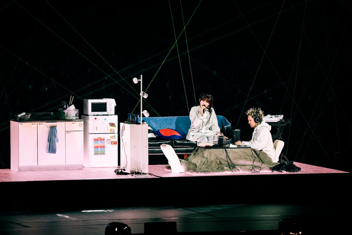 「YOASOBI 5th ANNIVERSARY DOME LIVE 2024 “超現実”」の様子。(Photo by Yoshihiro Mori)