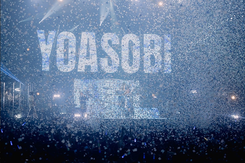 「YOASOBI HALL TOUR 2025 WANDARA」沖縄公演の様子。（Photo by Jun Yokoyama）