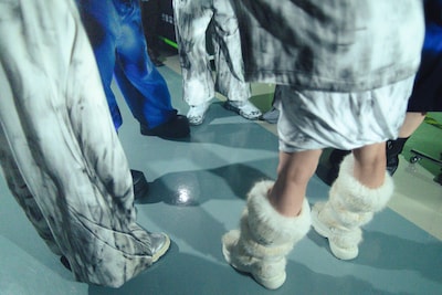 「YOASOBI HALL TOUR 2025 WANDARA」沖縄公演の舞台裏。（Photo by Kazuki Iwabuchi）