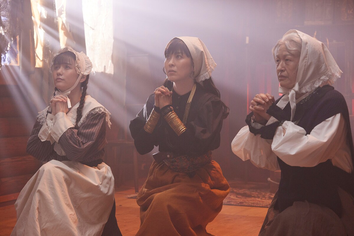 「スニーキー・ビギニング」より。