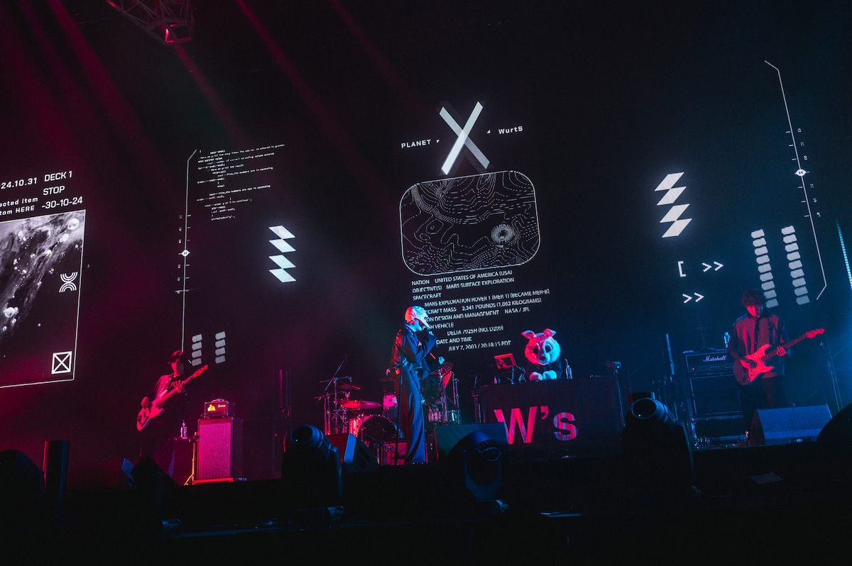 「WurtS LIVE AT BUDOKAN」の様子。（Photo by Takeshi Yao）