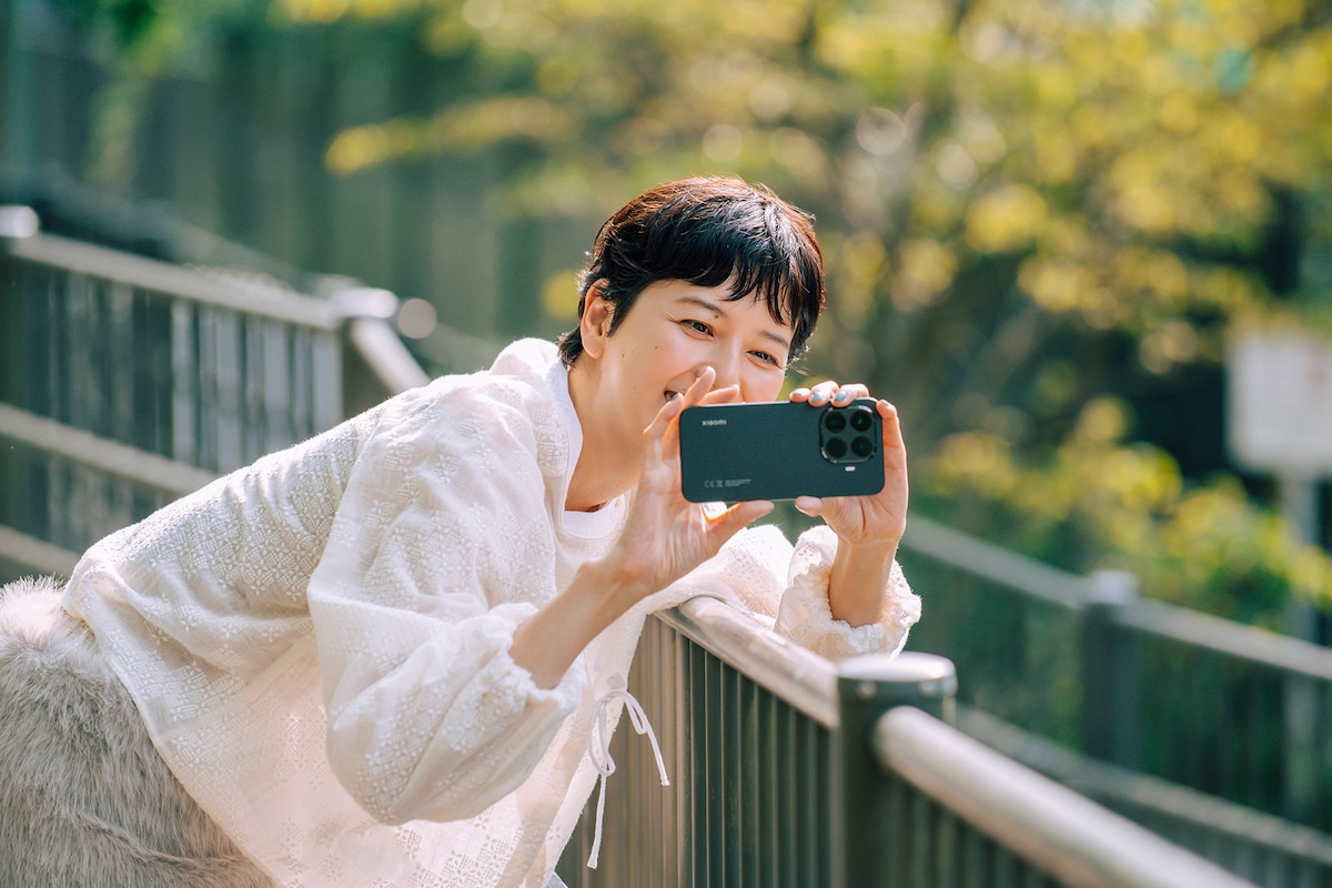 Xiaomi 15T Proで撮影する菊池亜希子