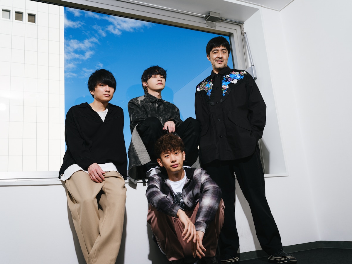 左から斎藤宏介（XIIX）、SKY-HI、須藤優（XIIX）、谷中敦（東京スカパラダイスオーケストラ）。