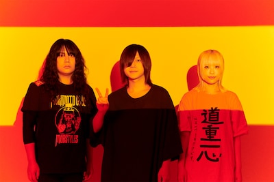 ヤバイTシャツ屋さんインタビュー｜ネットスラングさえもラブソングに！ヤバTらしさここに極まれり