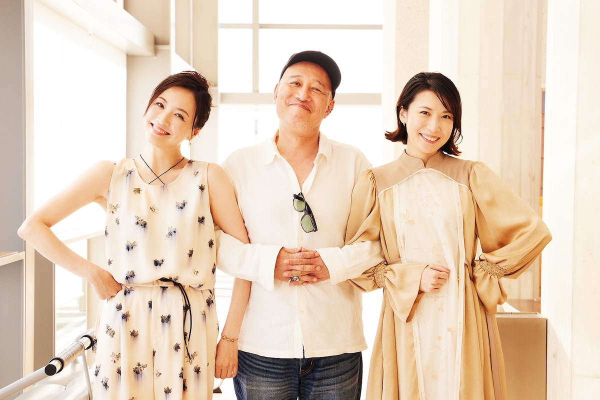 左から智順、千葉哲也、村川絵梨。