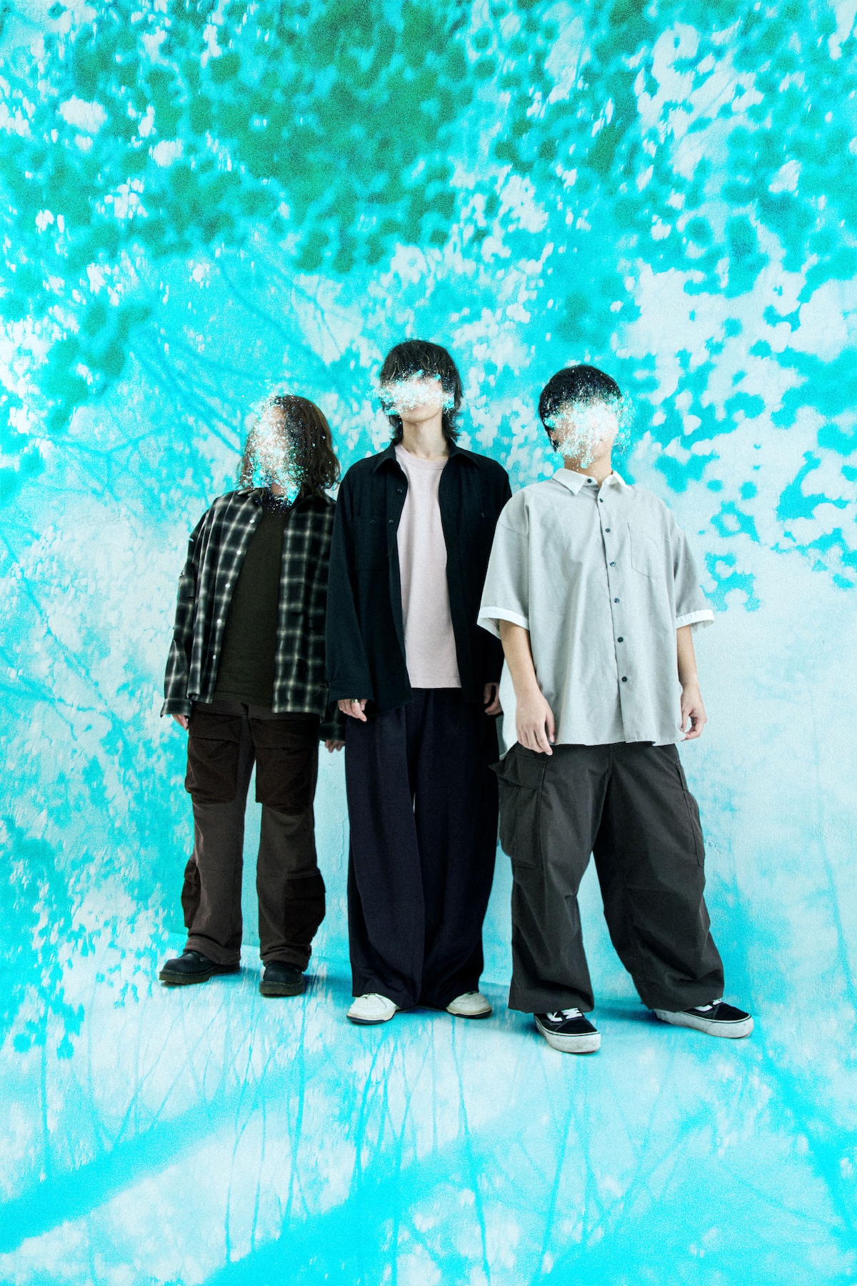 左からNagare(G)、Nakatsu(Vo)、King(Dr)。