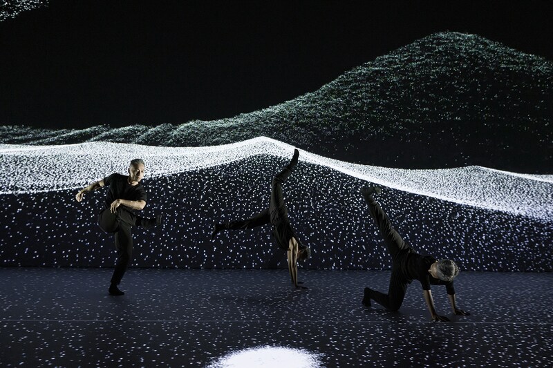 「indivisible substance」より。（写真提供：West Kowloon Cultural District / 香港）