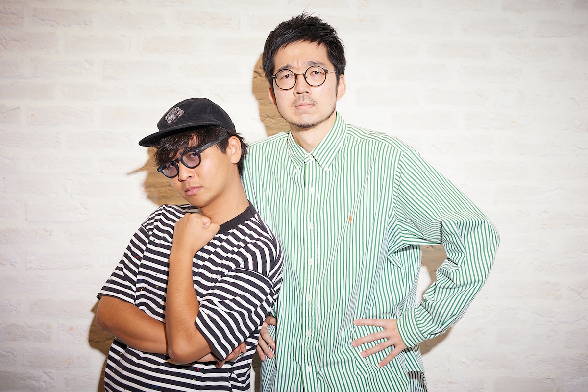 左から吉野エクスプロージョン（G / （夜と）SAMPO）、櫻田佑（トンツカタン）。