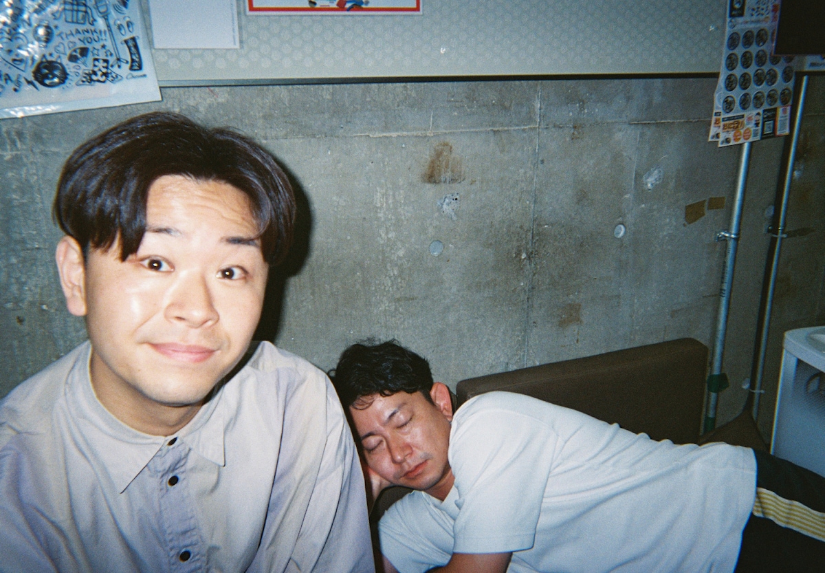 ダンビラムーチョ。左から原田フニャオ、大原優一。