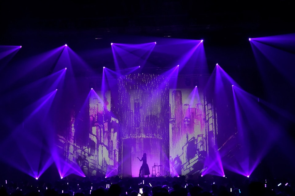 「吉乃 COVER LIVE TOUR 2024 “爪痕”」より。（撮影：中原幸）