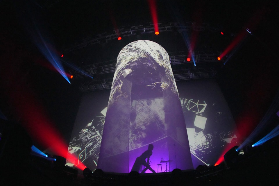 「吉乃 COVER LIVE TOUR 2024 “爪痕”」の様子。（撮影：中原幸）