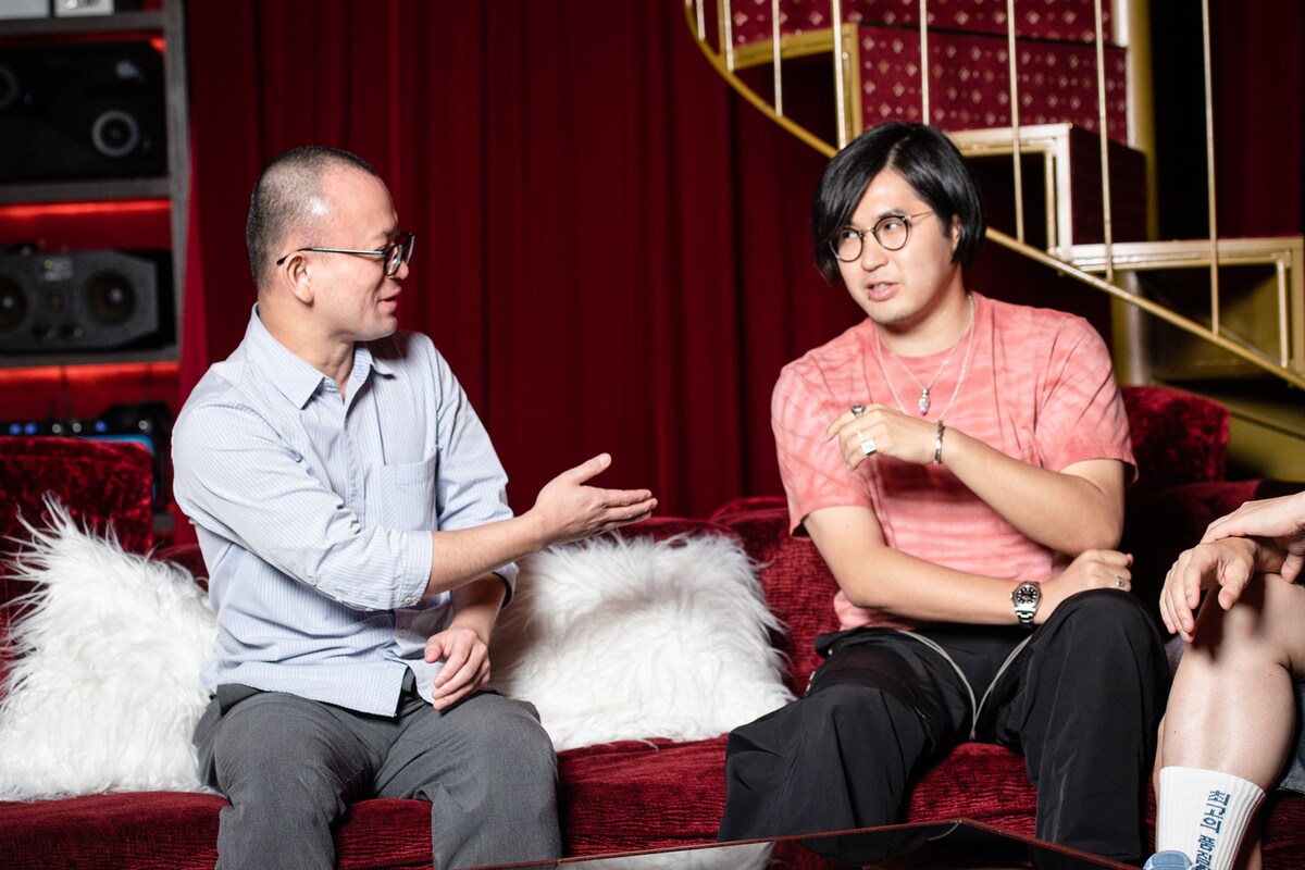 左からYebisu303、KOTARO SAITO。