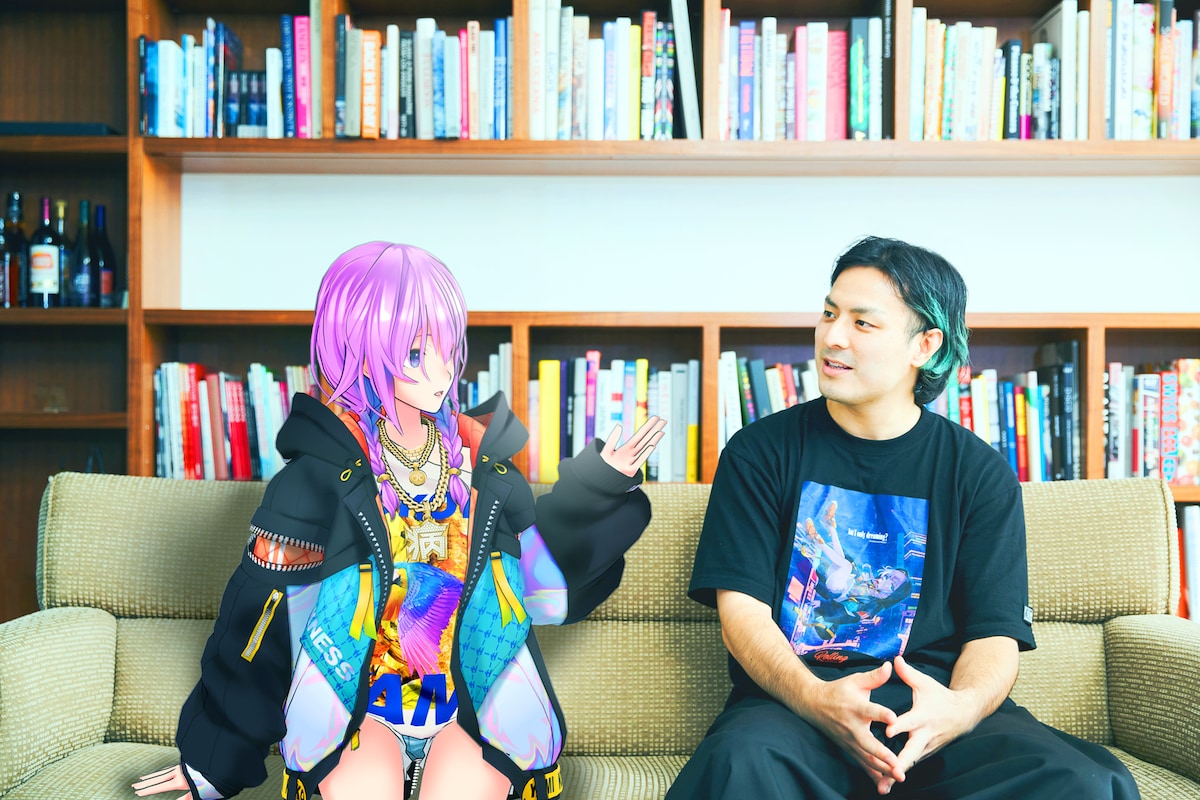 左からココロヤミ、Taahii。